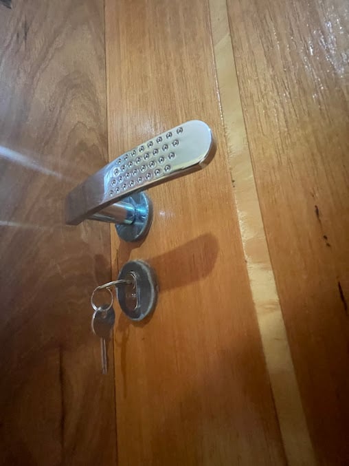 empresa de portas, janelas de madeira e alumínio, fechaduras na região de Ribeirão Pires