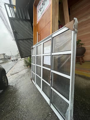 empresa de portas, janelas de madeira e alumínio, fechaduras na região de Ribeirão Pires